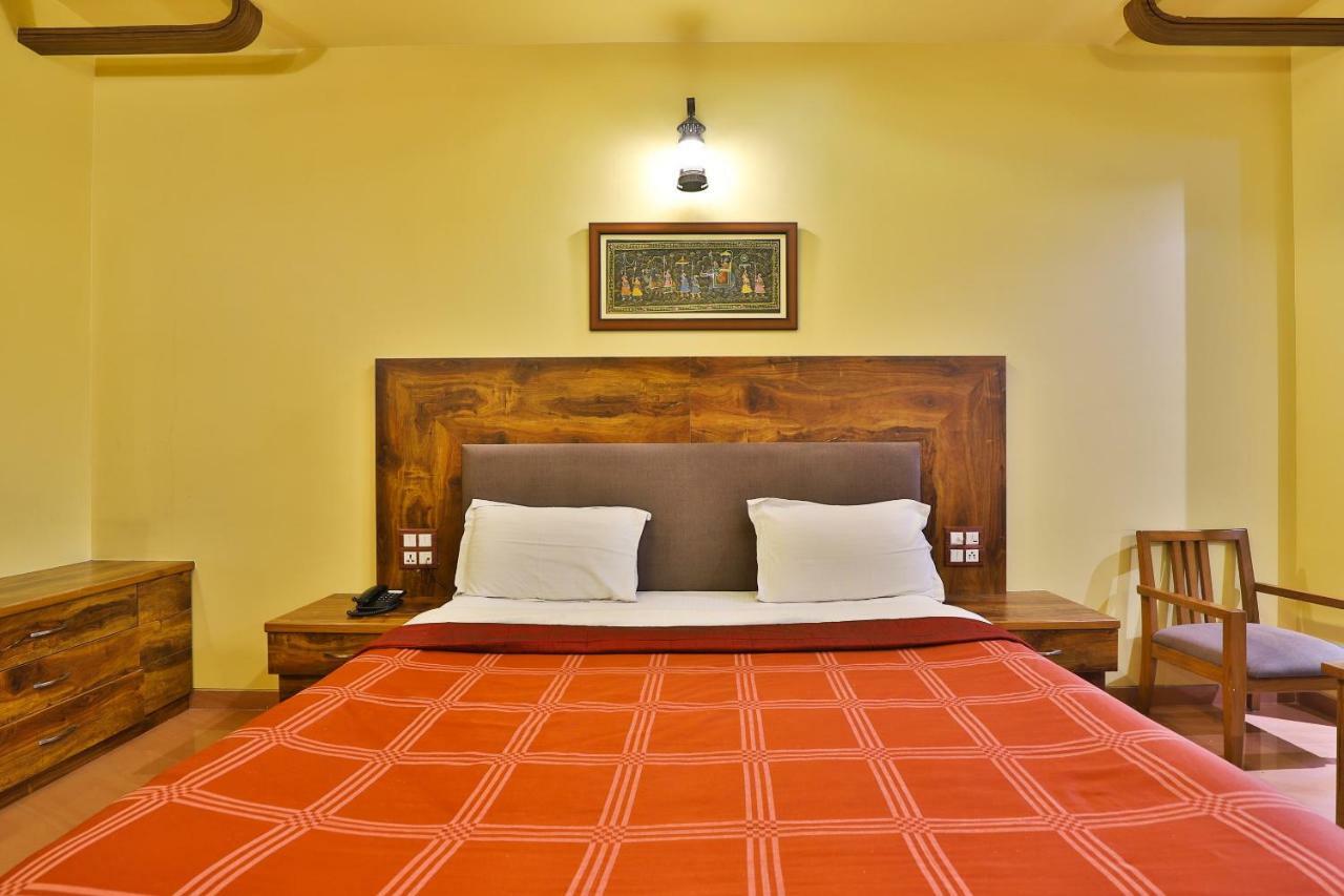 Palette - Hotel Ocean Inn دامان المظهر الخارجي الصورة