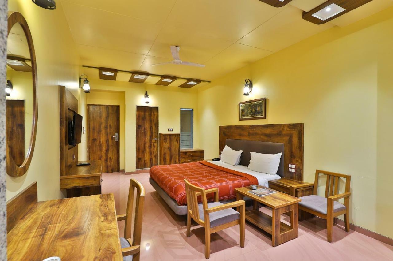 Palette - Hotel Ocean Inn دامان المظهر الخارجي الصورة