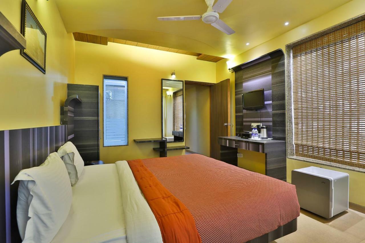 Palette - Hotel Ocean Inn دامان المظهر الخارجي الصورة