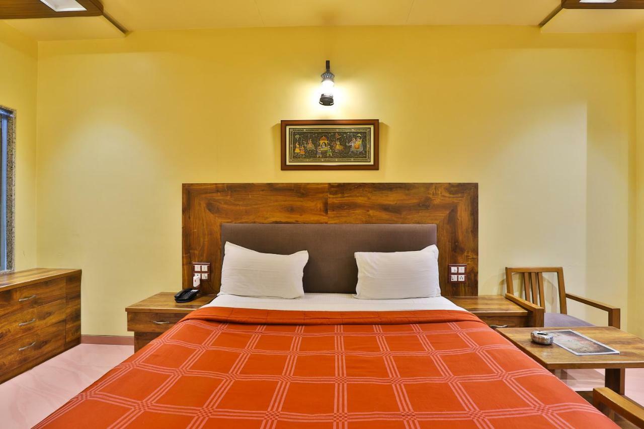 Palette - Hotel Ocean Inn دامان المظهر الخارجي الصورة